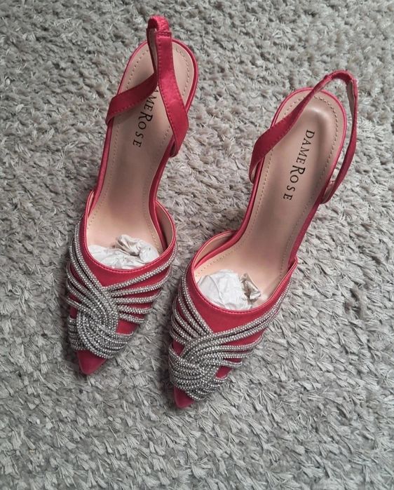 Pantofi eleganți de dama