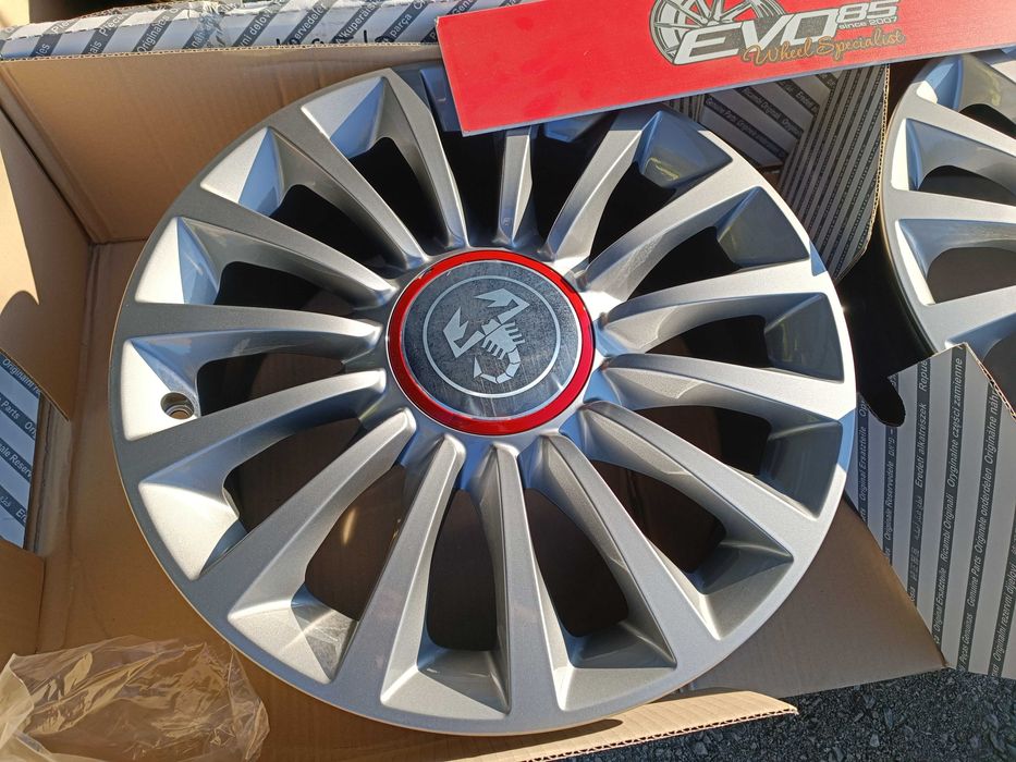 Оригинални джанти 17 цола 5 98 за Fiat 500L