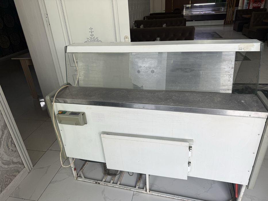 Витринный холодильник