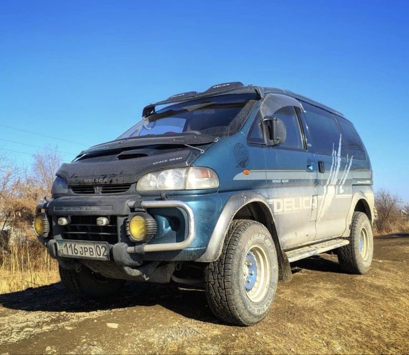 Фендера на крылья Митсубиси Делика Булка Mitubishi Delica Фендера