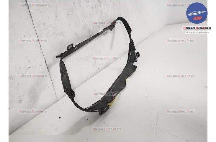 Оригинална дясна фар рамка Мерцедес-Бенц Ц-Клас / Mercedes-Benz C-Clas