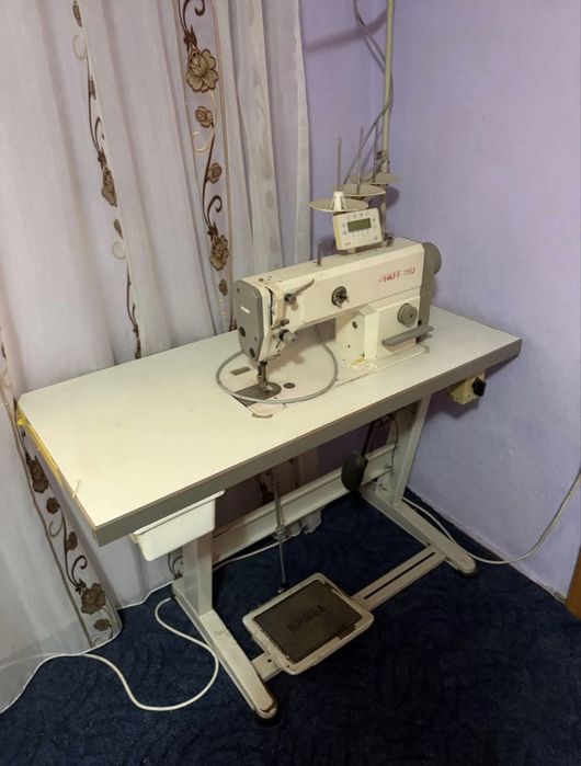 Mașină de cusut industrială PFAFF1183