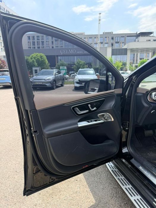 Mercedes EQE500 SUV 4 MATIC