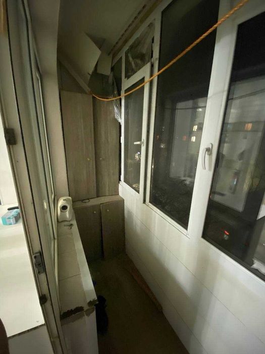 продам 4 комнатную на 8мкр