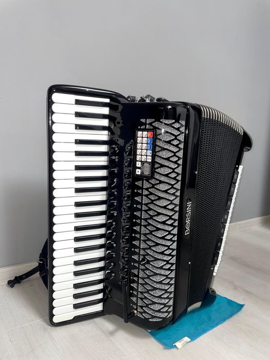Vând acordeon italian Borsini cu MIDI