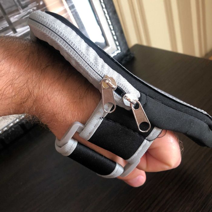 Чехол на руку для смартфона  максимально размер 6,5 "