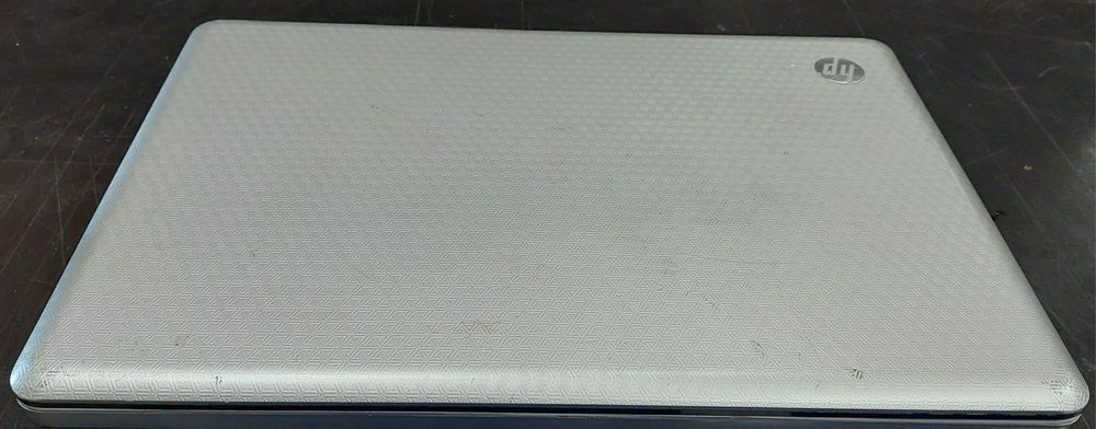 Vând laptop pentru piese
