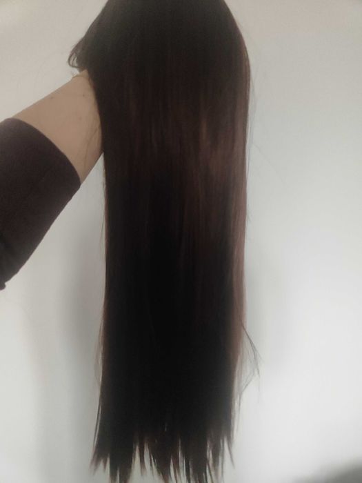 Нова перука, 75 см. За 12€. С бретон