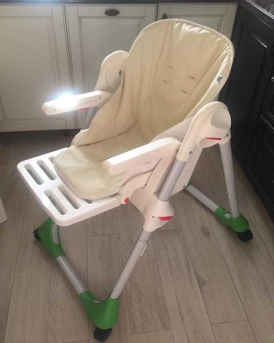 Продам стульчик для кормления chicco