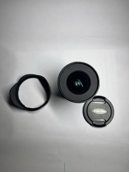 Obiectiv EF Samyang 35mm  VDSLR T 1.5 si Samyang 20mm F1.8