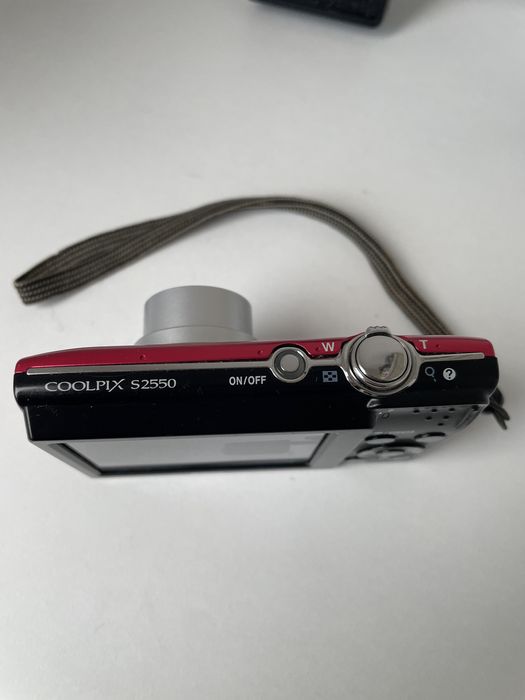 Aparat Foto Digital NIKON COOLPIX S2550 RED 12.0 MP, 8GB, Wide 4X Zoom, HD Movie, Digital Point and Shoot Camera