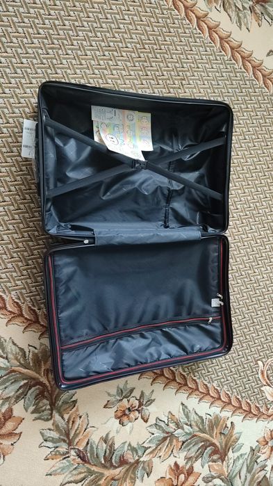 Продам чемодан.новый