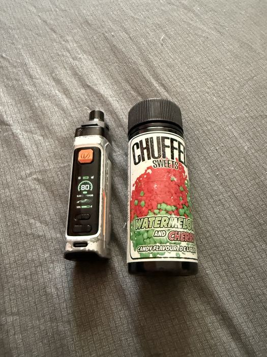vand vape vaporedo armor g cu 80 w cu tot cu lichid aproape plin fara nicotina
