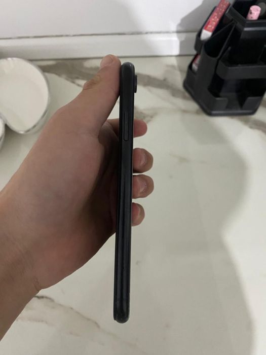 Продам Айфон хр.