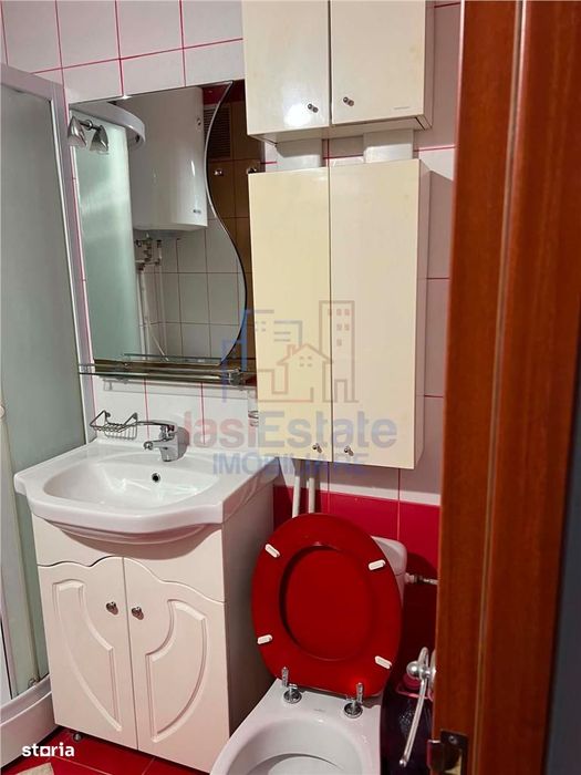 Apartament 2 camere zona Podu Ros etajul 2