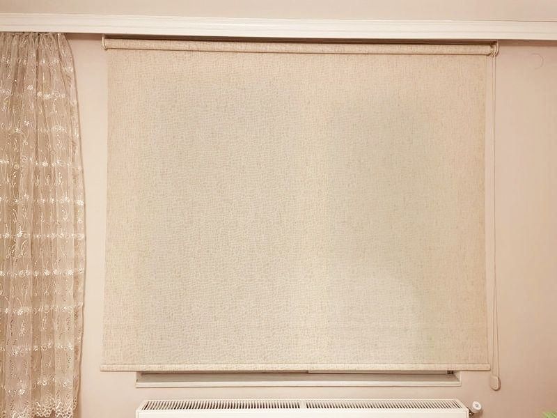 Вътрешна щора ден и нощ