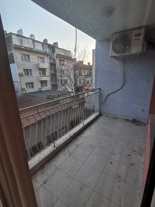 Дава се под наем Двустаен апартамент в Бургас, Възраждане - 77 кв.м за 153 € - Снимка #12