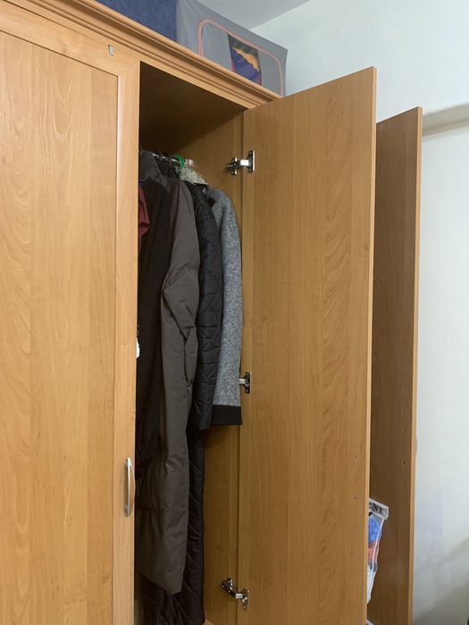 Шкаф для одежды продаю дешева