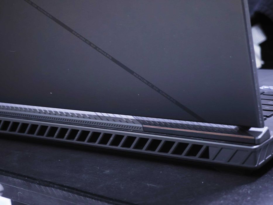 Продаю ноутбук Asus Rog Strix G18