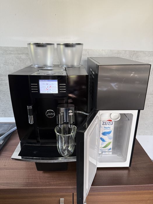 Espressor expresor aparat cafea Jura giga X8c