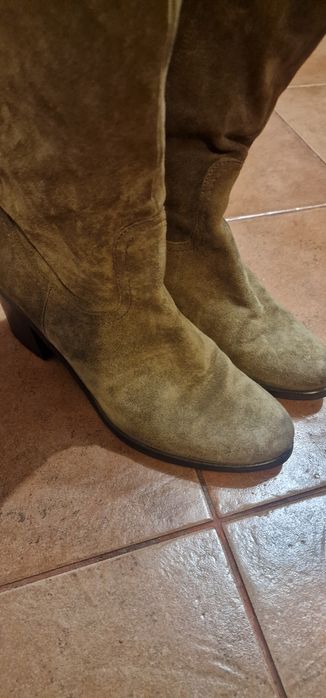 Cizme din piele întoarsă