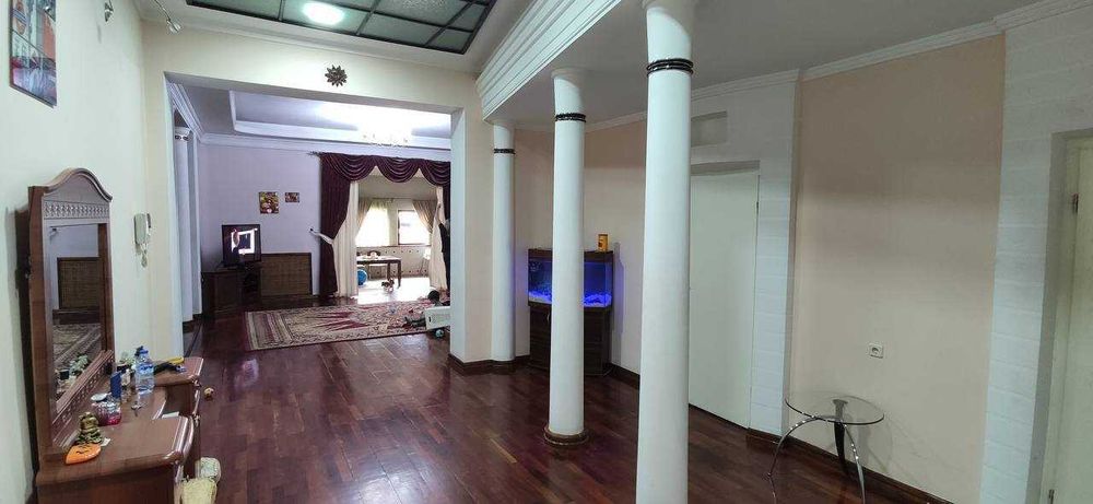 Срочно! Дoм 10 koмнат 6 сот Азербайджанский центр. Для жизни и бизнеcа