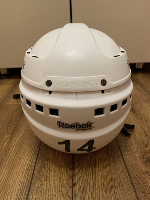 Продам Хоккейный шлем