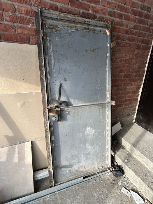 Продам входной дверь