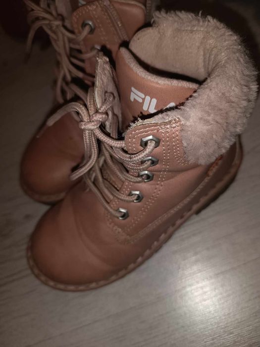 Детски.   Обувки