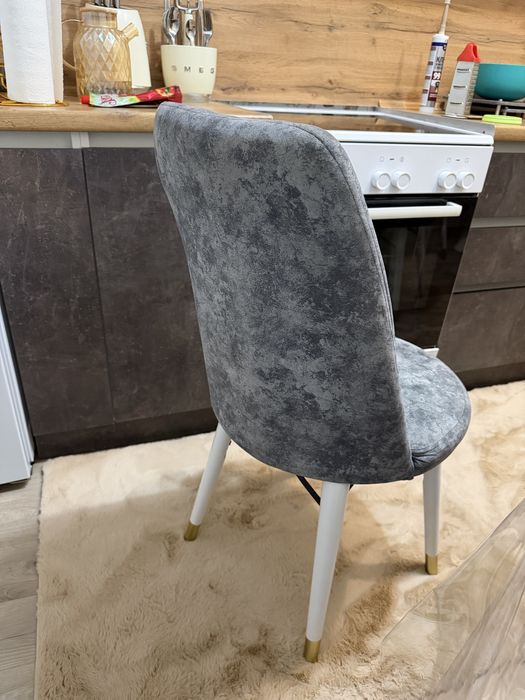 Продам стулья в количестве 6 штук