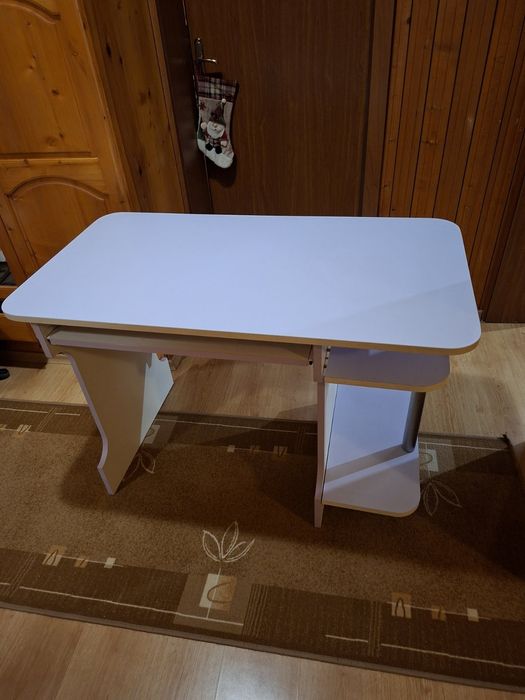 Бюро за детска стая