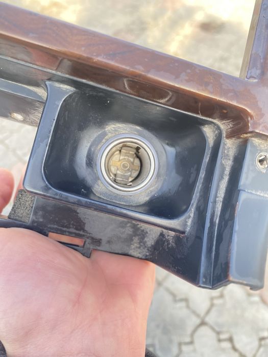 Продам пластиковую рамка панели subaru outback 2002