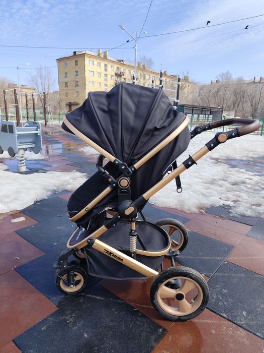 Продам коляску 3 в 1