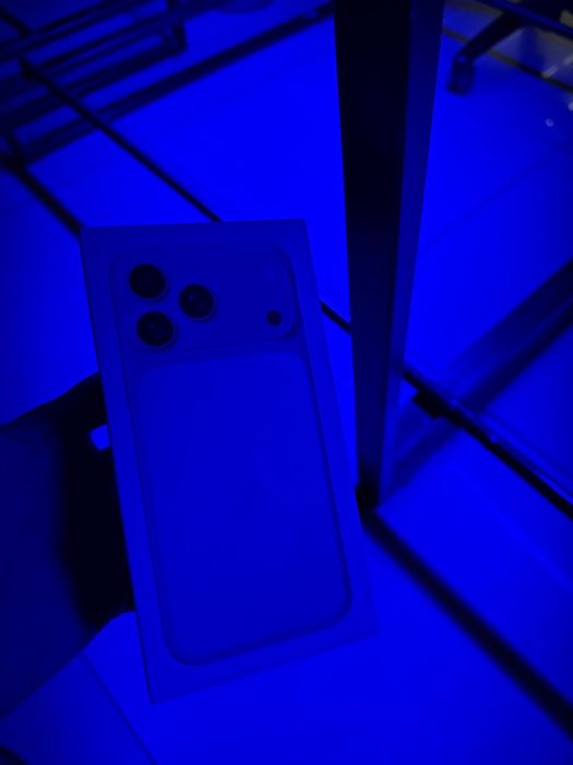 Iphone 17 pro max silver 256gb yengi