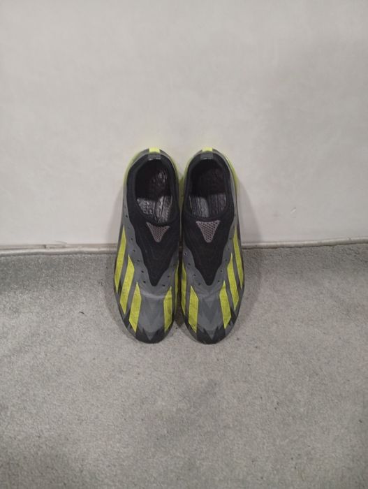 Adidas butsi X 43 razmer