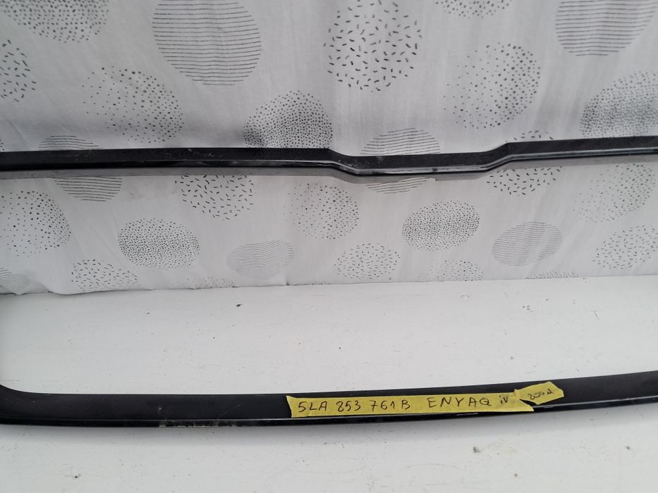 Грил решетка лайсна  Skoda ENYAQ