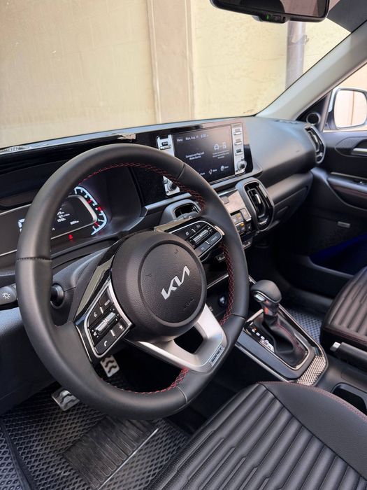 KIA Sonet продается 2000 км