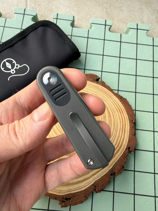 Baby Barlow knife - Darkened Titanium "URBAN EDC"