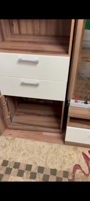 Продам стенку для гостиной с тв зонай