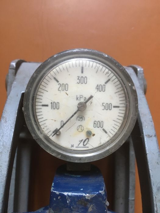 Автомобильный насос