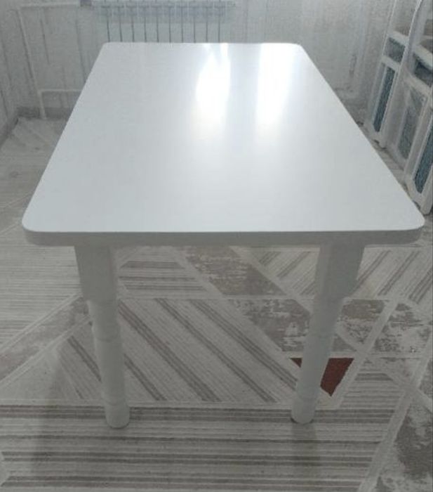 Продам кухонный стол