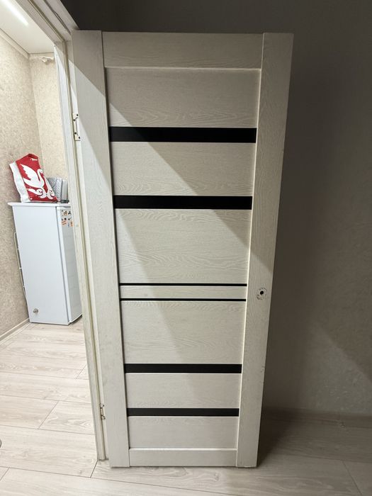 Продам двери межкомнотные белые