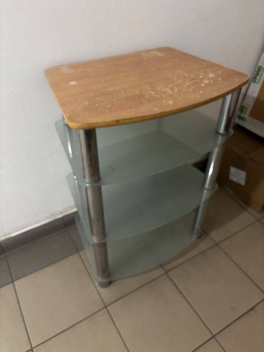 Masuta, raft de sticla si pal