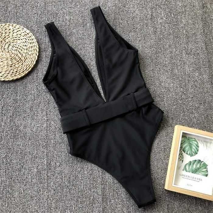 Costum de baie Nou + accesorii