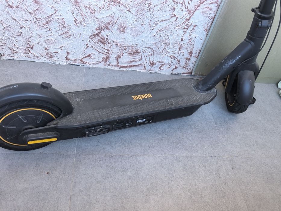 Продам самокат Ninebot KickScooter MAX G30