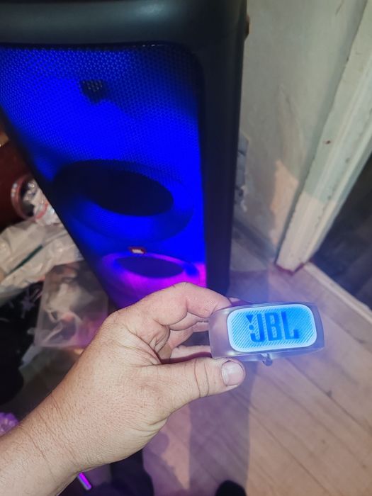 Продам акустическую систему jbl 1000