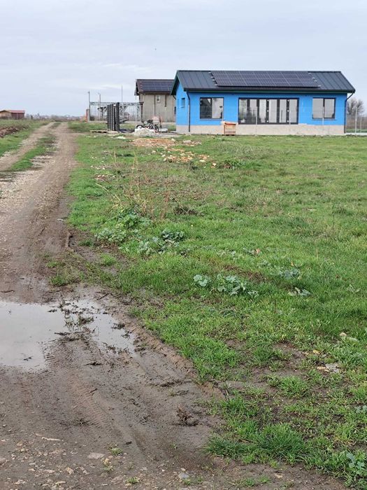 Loturi de 500 mp. teren intravilan pentru constructii P+1