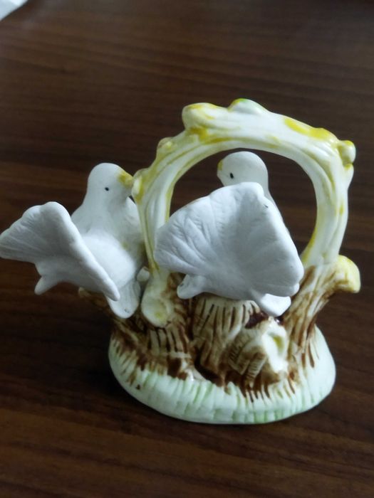 Статуэтка  голубики