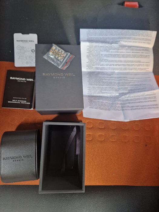 Часовник Raymond Weil от колекцията Freelancer