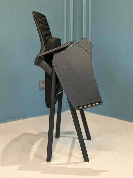 Стул с пюпитром складной